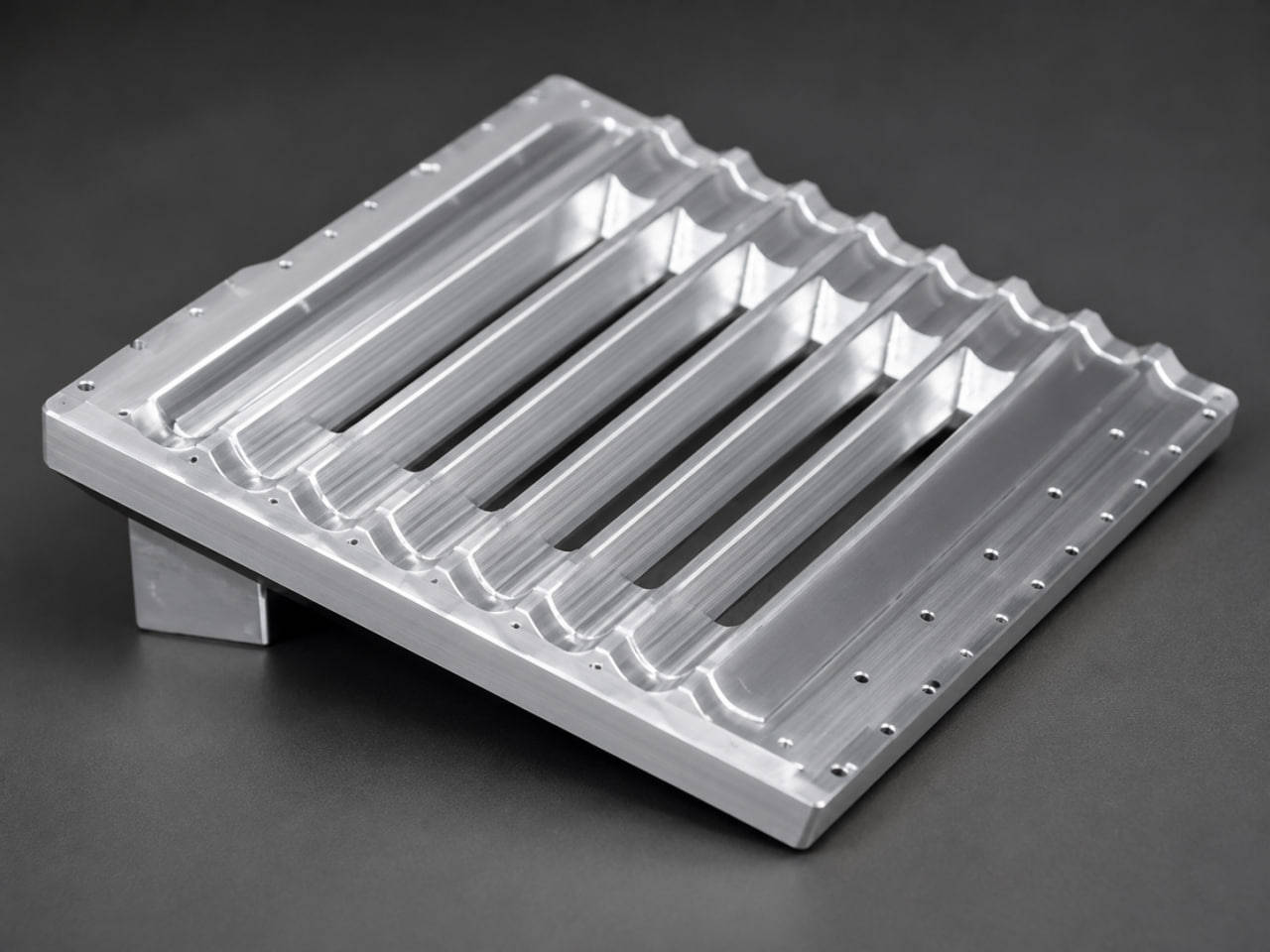 Precision machined aerospace aluminum plate